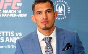 Энтони Петтис